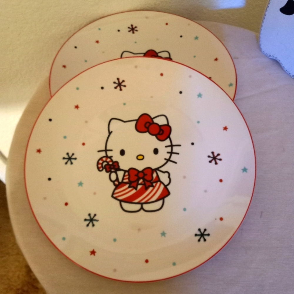 Hello Kitty christmas plates